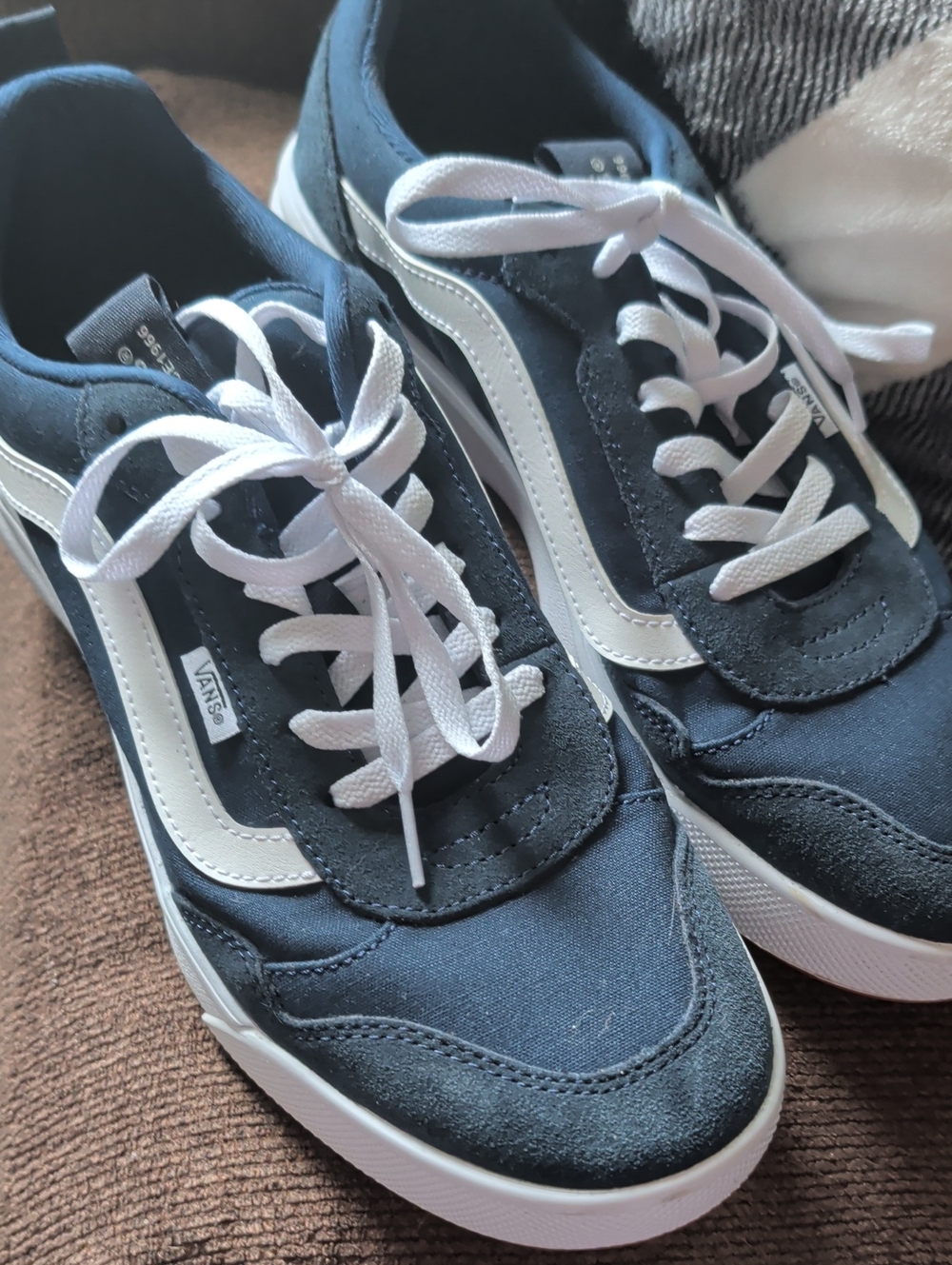 Vans Kids Navy and White Old Skool-Style Sneakers Worn Once